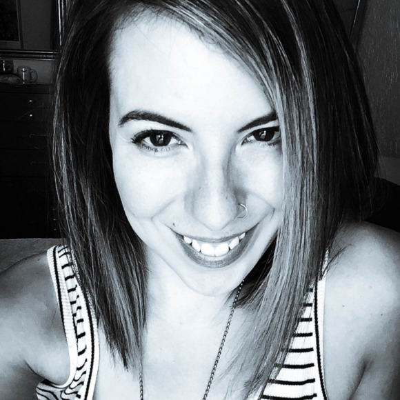 Meet your Posher, Jennifer - Picture 1 of 1